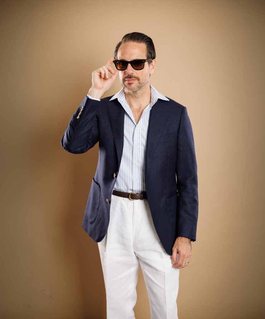 navy-blue-hopsack-sport-coat-with-white-linen-pants-outfit-850x1024.jpg